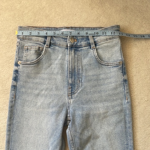 Zara THE ‘90S SLIM CROPPED JEANS - Picture 4 of 9
